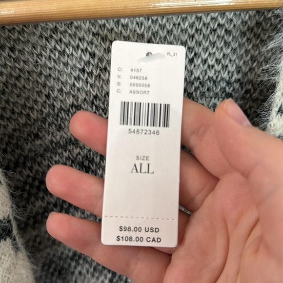 Anthropologie Akemi + Kin Tallulah eyelash knit plush Aztec print poncho - Picture 9 of 11